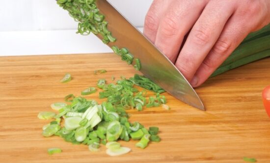 MASTERING KNIFE SKILLS