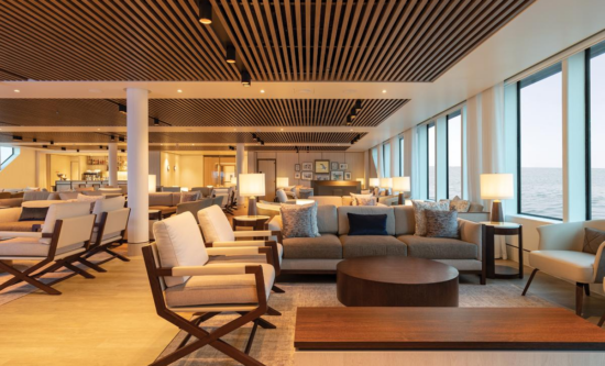 Explorer Lounge 