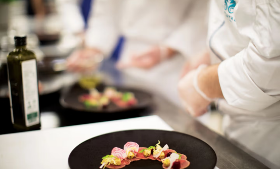 24 Hours In-Suite Dining
