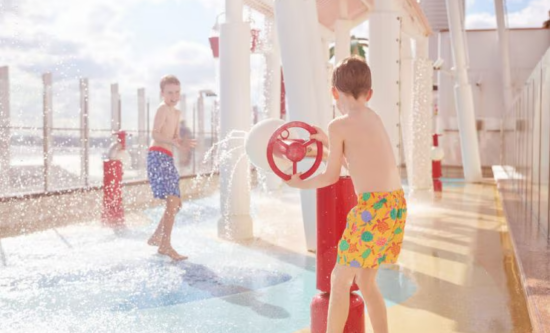 Splash zones and paddling pools